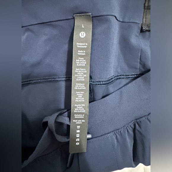 Men’s lululemon navy joggers size large - Picture 3 of 4